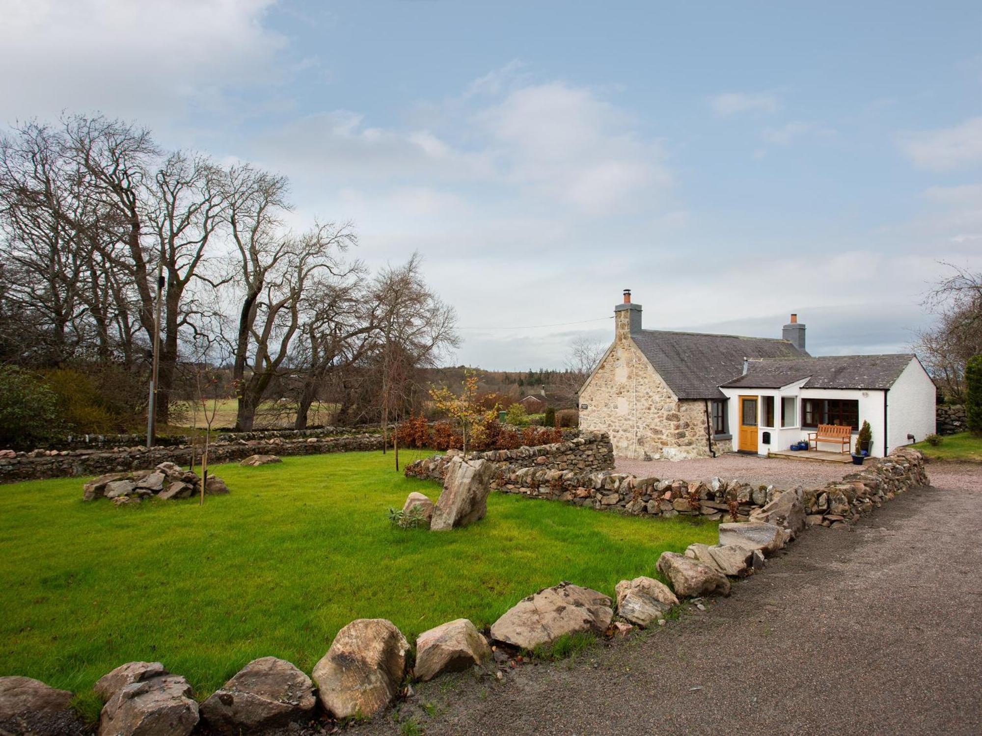 Craigellachie Cottage Croy Exterior photo